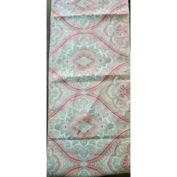 Tommy Hilfiger-Medallian Table Runner - Picture 3 of 4